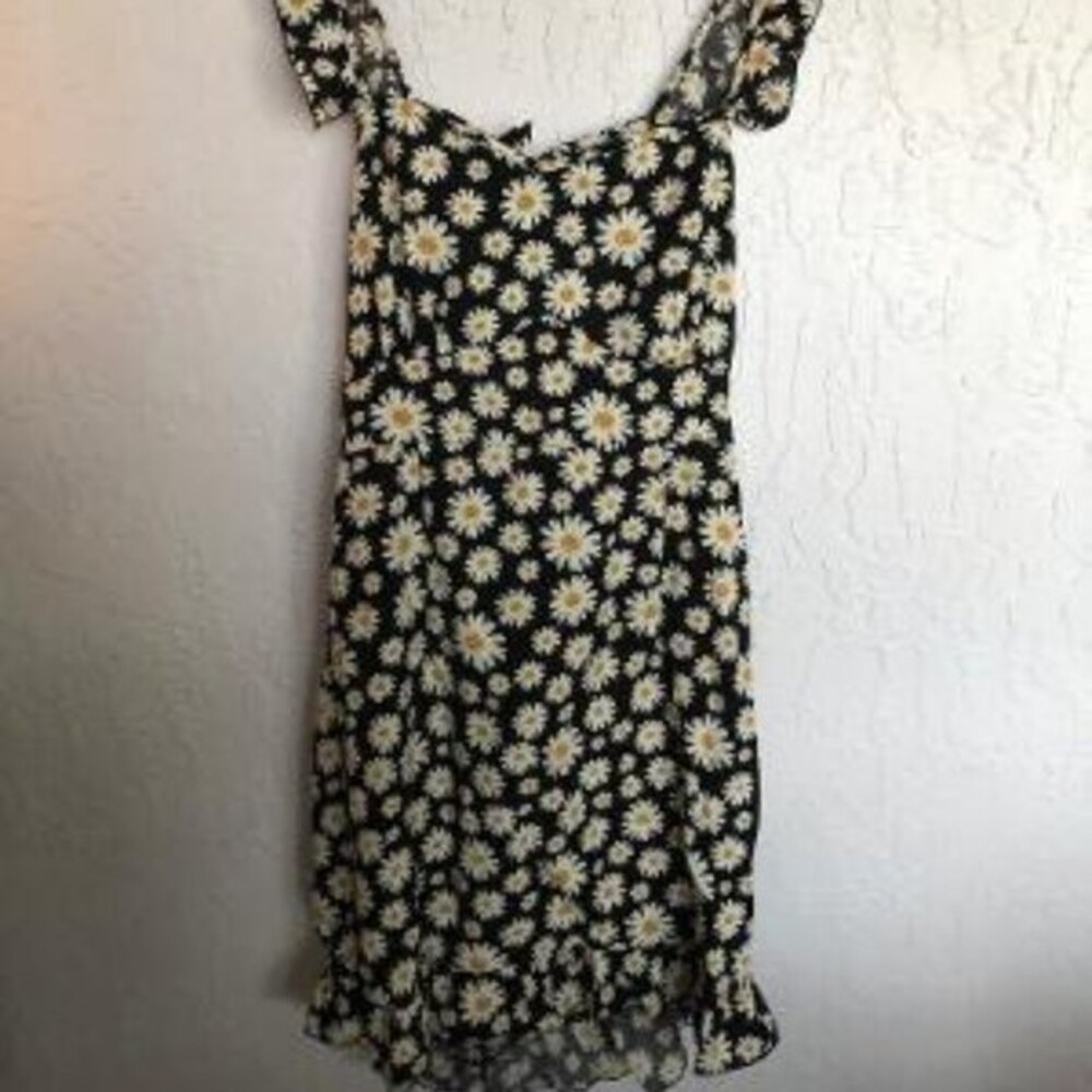 SHEIN Plus Allover Floral Print Tied Open Back Dress